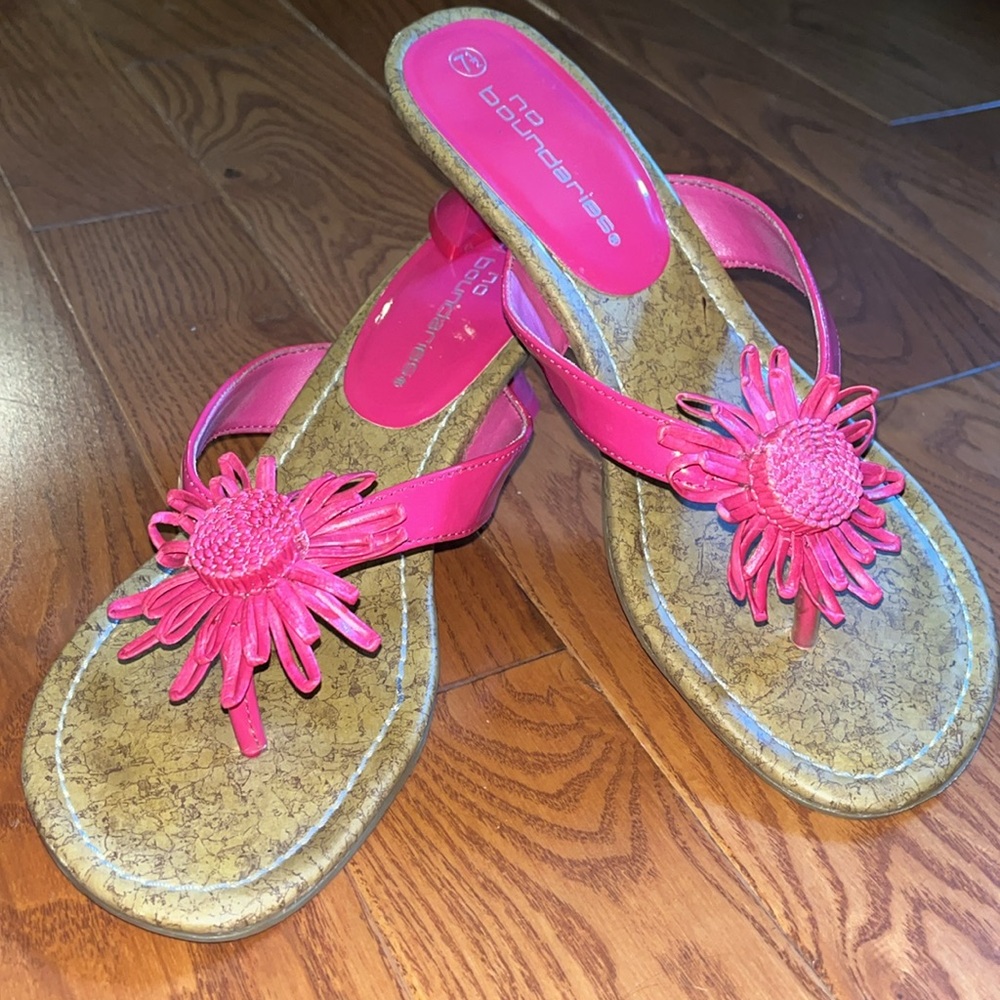 No boundaries shoe daisy 2” heel 71/2 - Picture 7 of 10